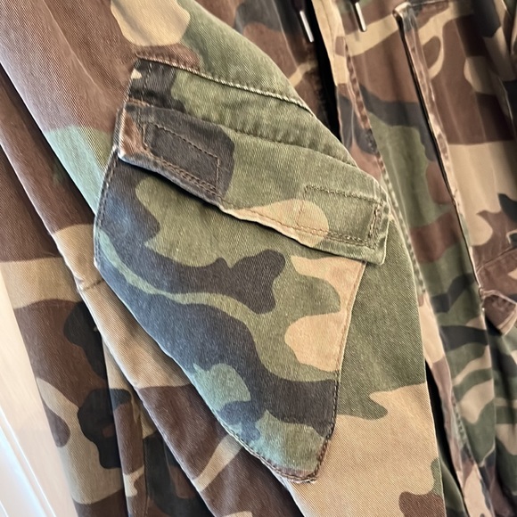 Camo Hooded Jacket - Picture 10 of 16